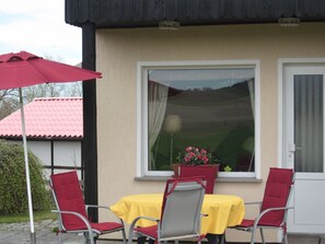 House | Balcony - Quaint Holiday Home in Steffenshagen near Sea (Steffenshagen)