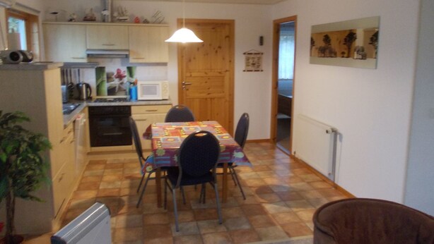 Living room - Modern Holiday Home in Marlow With Terrace (Marlow)
