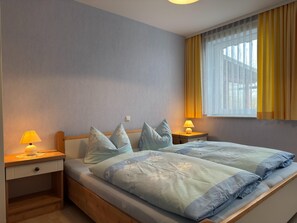 Apartment | 2 bedrooms, individually furnished, bed sheets