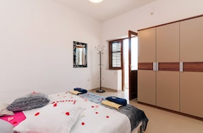 2 bedrooms, free WiFi, bed sheets