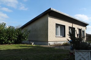 Bungalow | Exterior