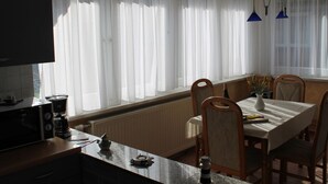 Bungalow | Dining - Spacious Bungalow near Sea in Grundshagen (Klütz)