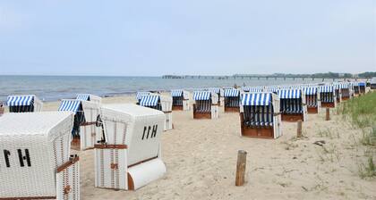 Spacious Bungalow near Sea in Grundshagen