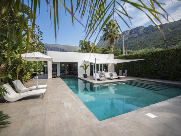 Villa In Terrasini With Pool Near Magaggiari Beach - Terrasini