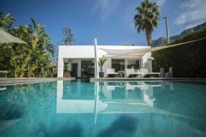 Hus | Pool | Inomhuspool och utomhuspool