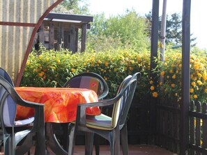 Bungalow | Dining