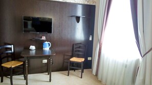 Junior-Suite | Schreibtisch, kostenloses WLAN