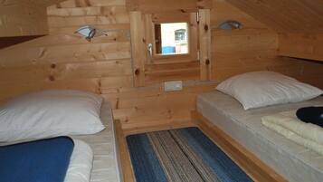 House | 1 bedroom, individually furnished
