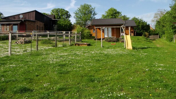 Property grounds - Cosy Holiday Home in Tessin With Terrace (Tessin)