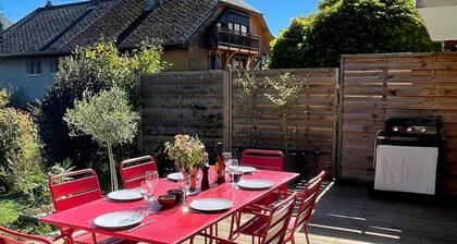 Casa Recto au bord du lac d Annecy avec vue