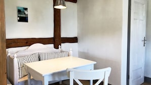 Dining - Stylish Apartment in Alt Farpen With Garden (Blowatz)
