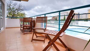 Balcony - Excellent one Bedroom Apartment in Meia Praia, With Communal Pool (Lagos)
