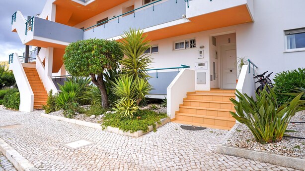 Exterior - Excellent one Bedroom Apartment in Meia Praia, With Communal Pool (Lagos)