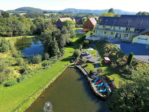 Wohnung in Lichtenhain mit Teich