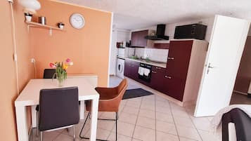 Bungalow | Dining