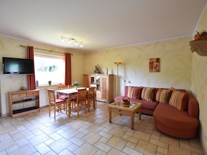 Fireplace, DVD player - Peaceful Holiday Home in Rerik near Baltic Sea Coast (Rerik)
