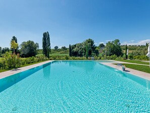 Hus | Pool | Utomhuspool