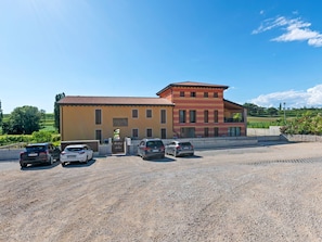 Exterior - Holiday Home in Lazise Near Lake Garda (Lazise)
