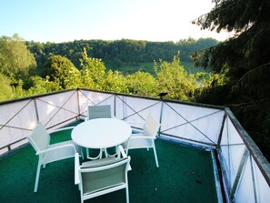 Balcony - Beautiful Gallery Apartment in Passau With Separate Entrance and a Large Terrace (Passau)