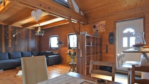 Dining - Beautiful Gallery Apartment in Passau With Separate Entrance and a Large Terrace (Passau)