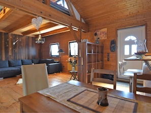 Dining - Beautiful Gallery Apartment in Passau With Separate Entrance and a Large Terrace (Passau)