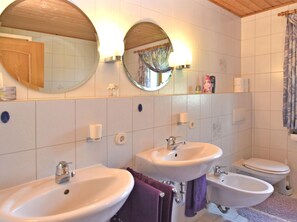 Apartment | Badezimmer