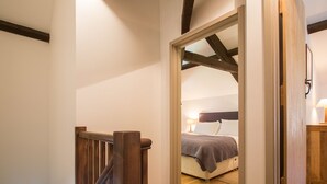 2 Schlafzimmer, individuell eingerichtet, Bettwäsche