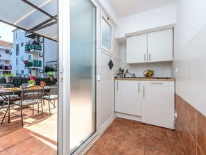 Exterior - Spacious 1st Floor Apartment With Private Fenced Terrace, Wi-fi and Parking (Dubrovnik)