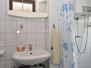 Bungalow | Bathroom | Shower
