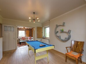 House | Games room - Beautiful Holiday Home in Redu With Whirlpool (Libin)