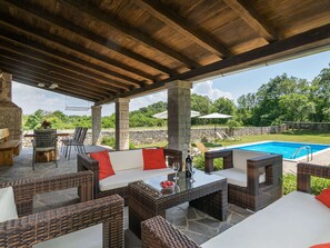 Villa | Pool | Inomhuspool och utomhuspool