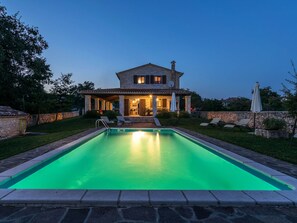 Villa | Pool | Innenpool, Außenpool