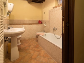 Bathroom - Belvilla by OYO Maria Grazia (Cortona)