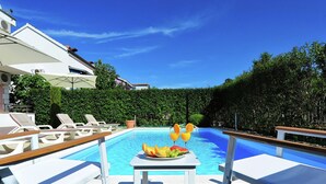Outdoor pool - Modern Villa - Apartment With Private Pool, Nice Covered Terrace, High Privacy (Zadar)