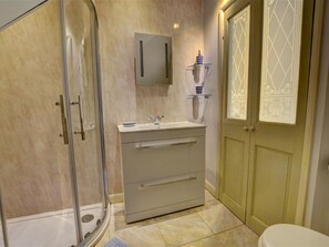 Ferienhaus | Badezimmer | Dusche, Handtücher