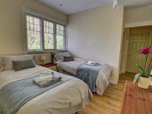 Ferienhaus | 2 Schlafzimmer, individuell eingerichtet, Bettwäsche
