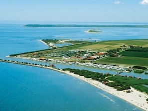 Exterior - Holiday Home in the Reserve of Delta del Po, Wi-fi, Pets Allowed, Swimming Pool (Ariano nel Polesine)