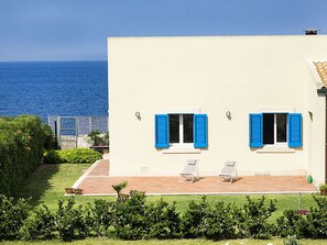 Villa | Exterior