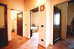 House | 3 bedrooms, individually furnished, bed sheets