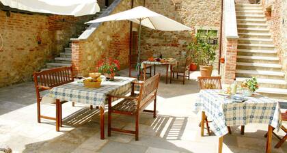 Farmhouse in Asciano With Pool & BBQ