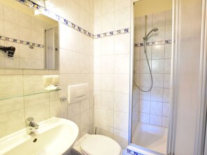 Apartment | Badezimmer | Dusche