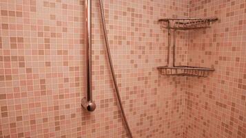 Vila | Kamar mandi | Shower dan pengering rambut