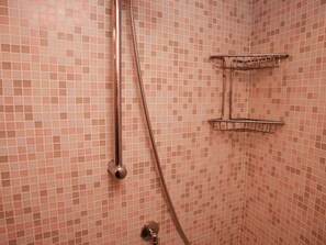 Villa | Bathroom | Shower, hair dryer - Detached Villa in Rosolina Mare near Sea (Rosolina)
