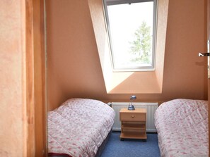 Apartment | 2 bedrooms, individually furnished, bed sheets