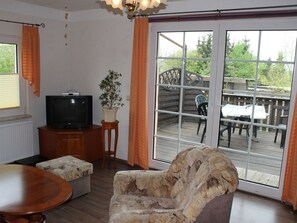 Apartment | Living room - Cozy Country Apartment in Russow on Baltic Sea Coast (Rerik)
