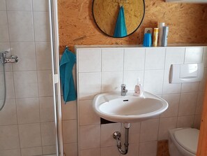 Apartment | Badezimmer | Dusche