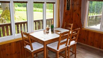 Chalet | Dining