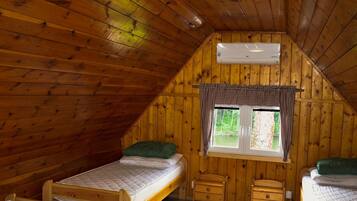 Chalet | 2 bedrooms, individually furnished, bed sheets