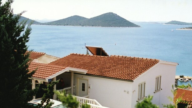Exterior - Spacious Apartment in Drage With Parking (Pakostane)