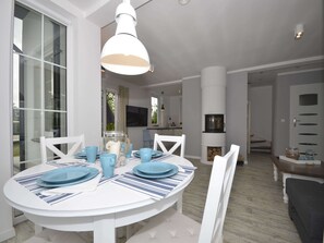 Villa | Dining